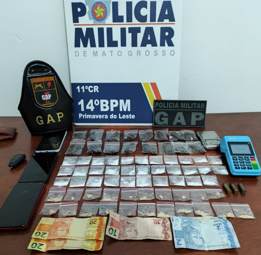 Pol�cia prende dois membros de fac��o criminosa com 69 por��es de drogas em Primavera do Leste