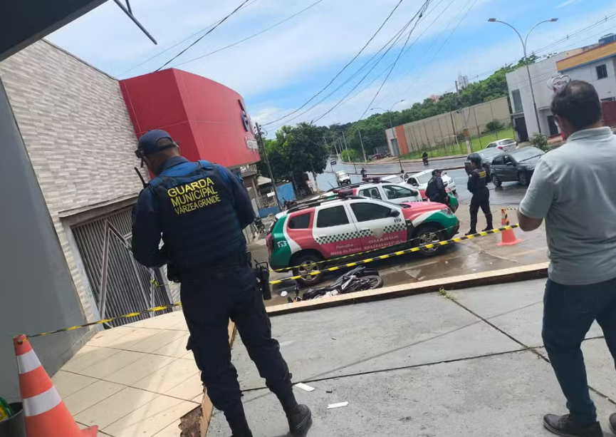 Menino de 5 anos morre ap�s motocicleta cair sobre sua cabe�a em V�rzea Grande