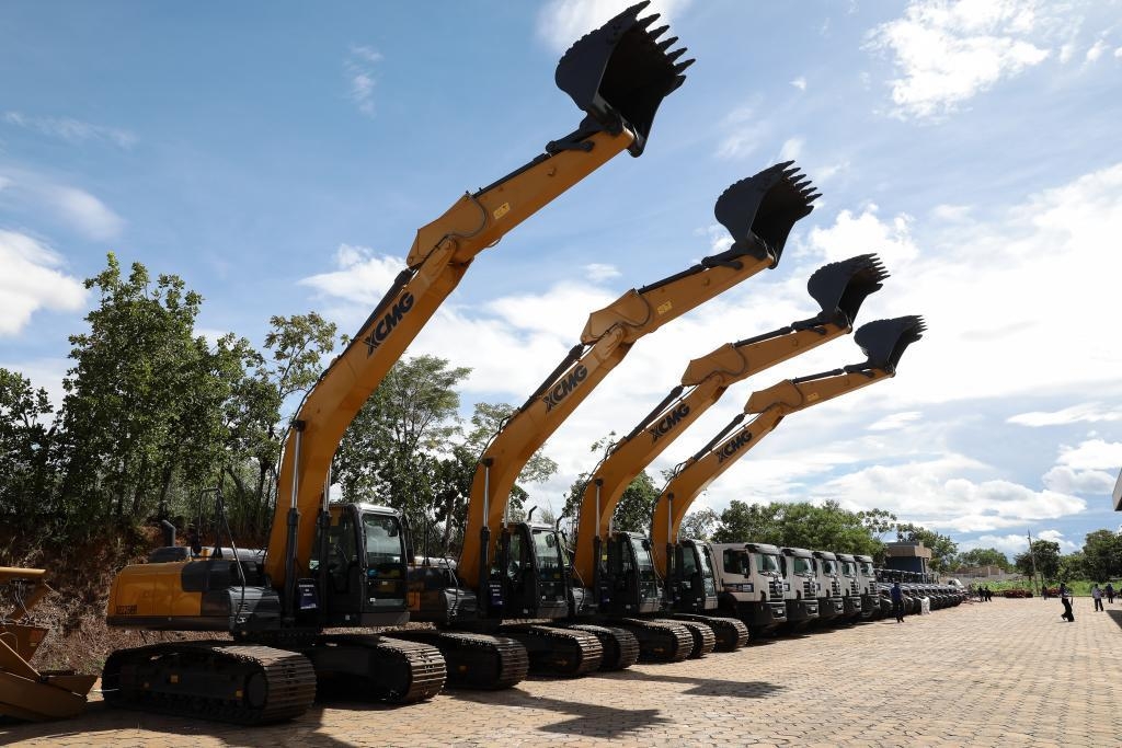 Governo de MT investiu R$ 375,6 milhes em mquinas, caminhes e equipamentos para desenvolvimento de pequenos produtores