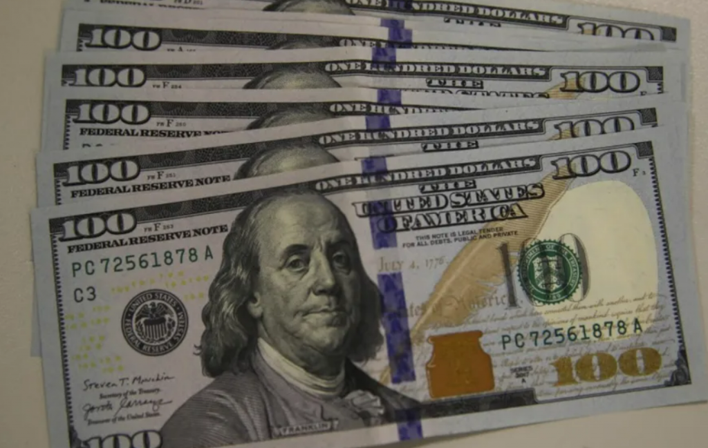 D�lar registra s�tima queda consecutiva e fecha a R$ 5,86