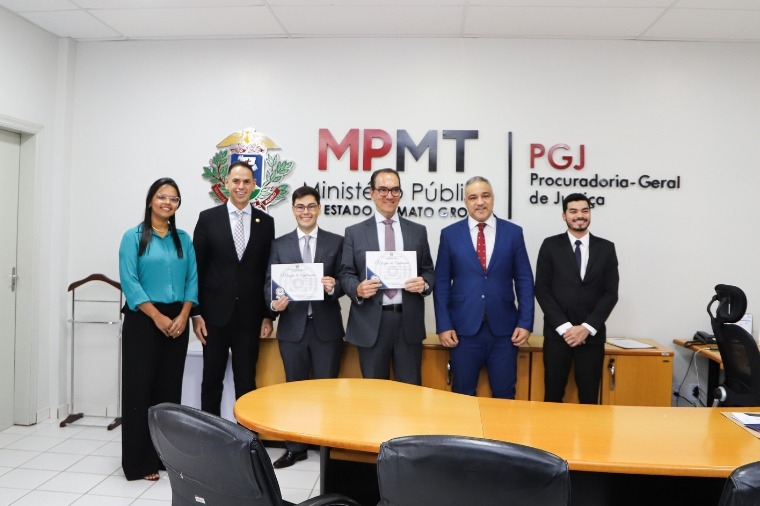 Integrantes do MPMT s�o homenageados pela Faculdade de Direito da UFMT