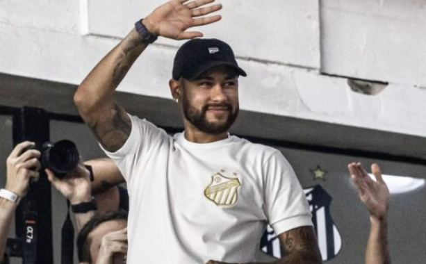 Neymar retorna ao Santos ap�s 12 anos e � anunciado como refor�o para 2025