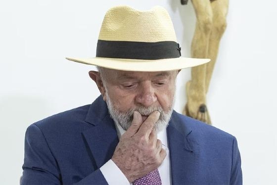 Pedido de impeachment de Lula tem 119 assinaturas e quatro s�o de MT