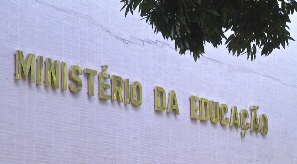 MEC reajusta piso salarial dos professores em 6,27% para o ano de 2025