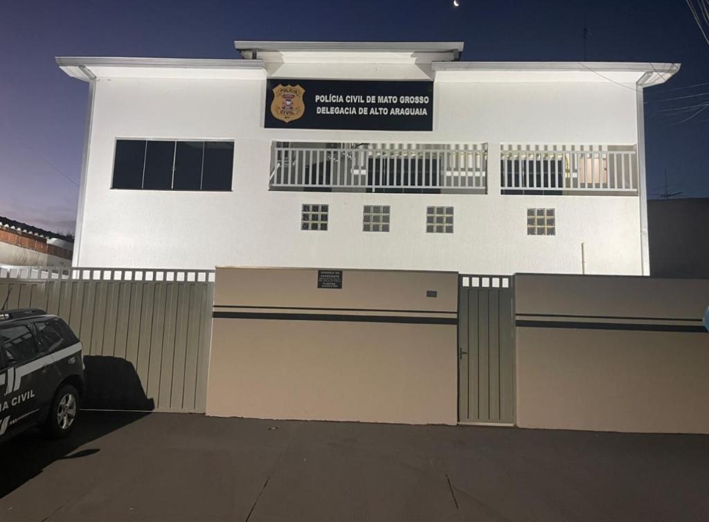 Pol�cia Civil prende em flagrante homem que invadiu trabalho da ex-mulher e tentou mat�-la