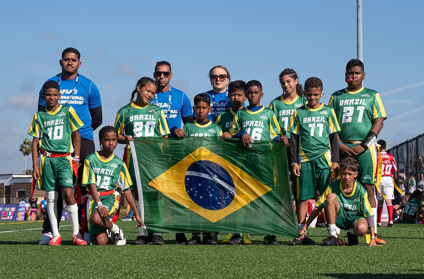 Jovens atletas de Sorriso representam o Brasil em campeonato mundial de flag football nos EUA
