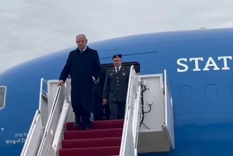 Netanyahu chega a Washington para discutir cessar-fogo em Gaza com Trump