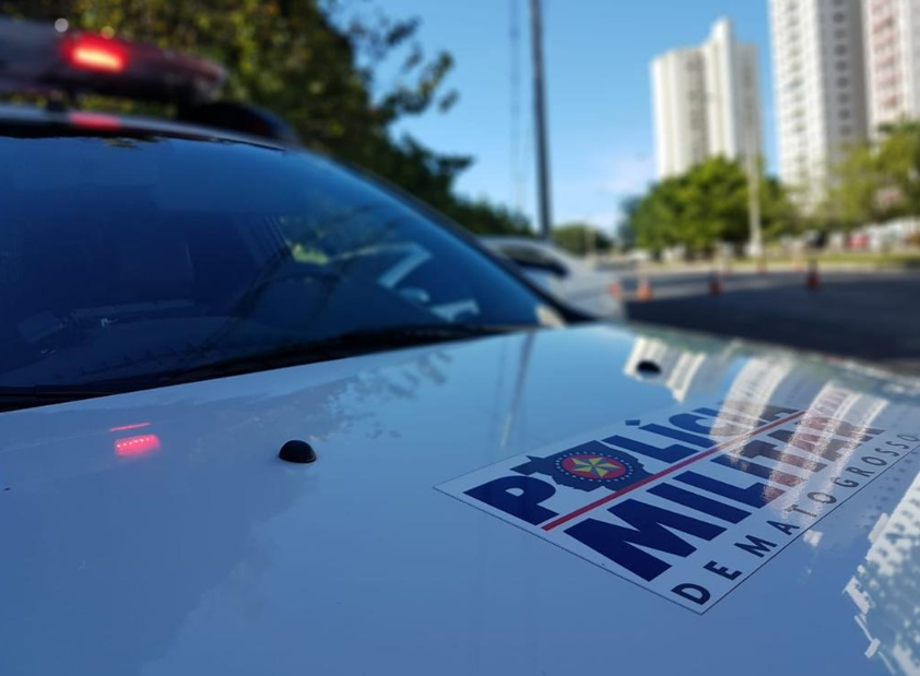 Mulher � presa ap�s esfaquear marido durante desentendimento em Cuiab�