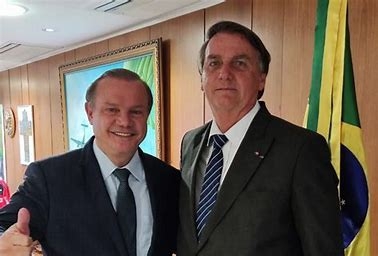 Senador admite influ�ncia de Bolsonaro em baixa vacina��o