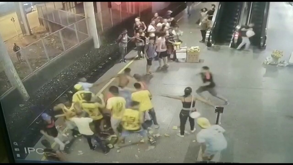 Entenda o que est por trs das brigas entre torcidas organizadas
