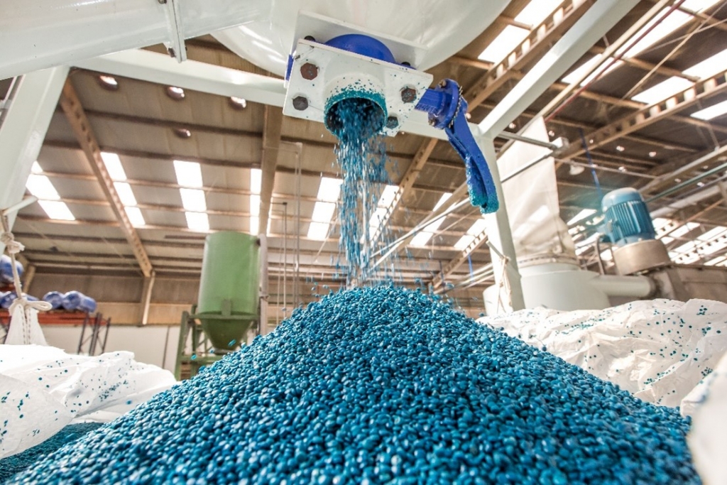 JBS recicla 6 mil toneladas de pl�stico em 2024