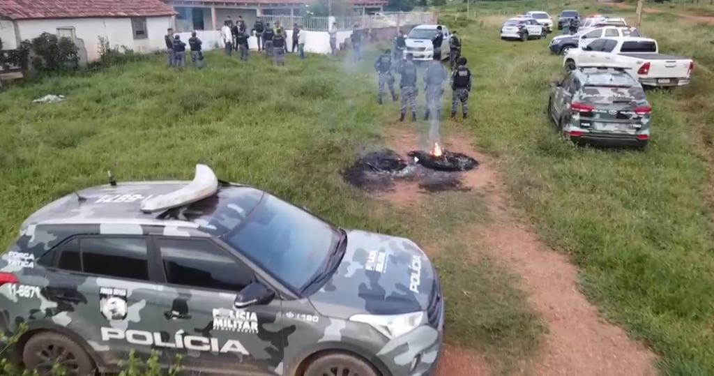 Polcia Militar impede invaso de terras em zona rural de Poxoru; oito pessoas so presas