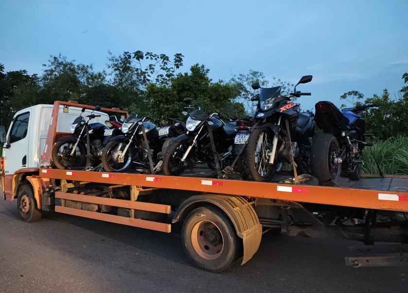PM apreende nove motocicletas irregulares durante opera��o em Cuiab�