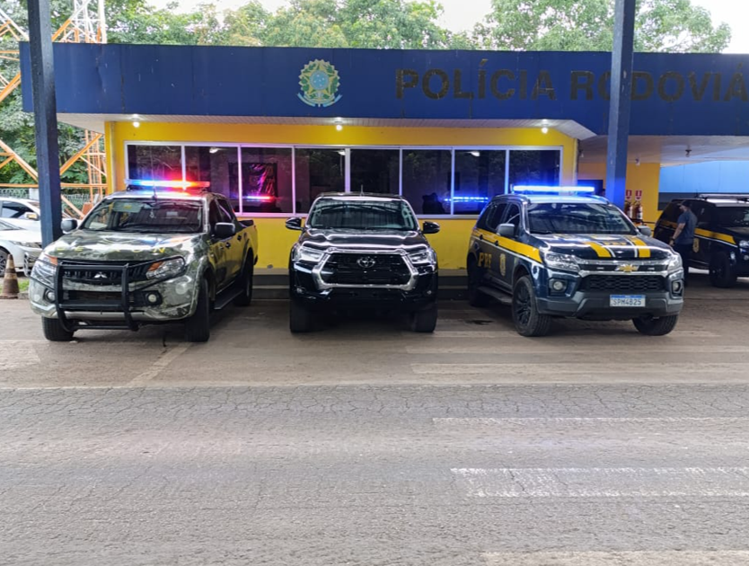 Gefron apreende quatro ve�culos e gera preju�zo de R$ 700 mil a fac��es criminosas