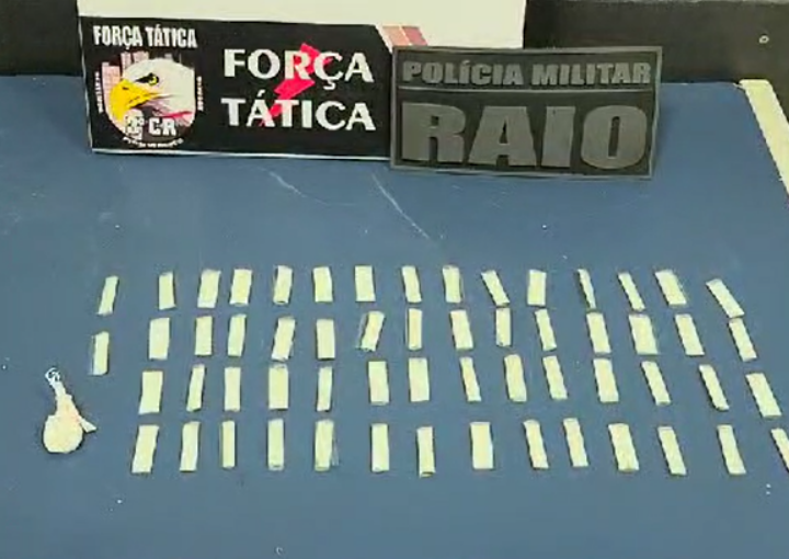 Homem com mandado de pris�o em aberto � preso com 59 por��es de coca�na em Sinop