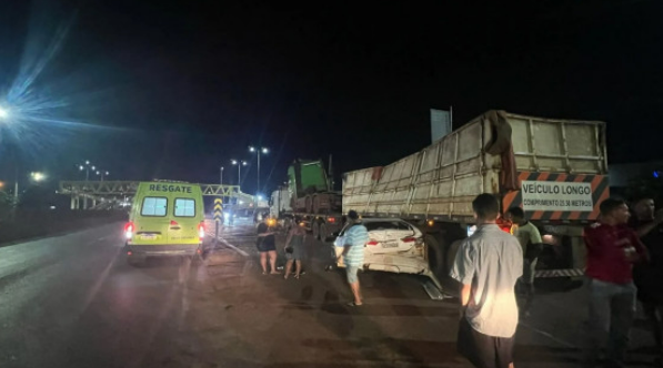 Jovem morre em acidente envolvendo seis ve�culos na BR-364 em Rondon�polis