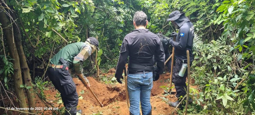 Pol�cia localiza mais cinco corpos em �rea de mata em Rondon�polis