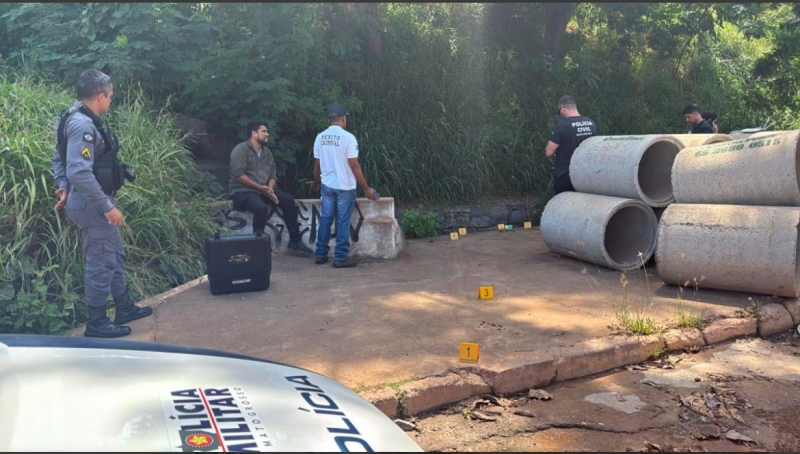 Corpo � encontrado em esgoto de Cuiab� com ao menos 40 perfura��es