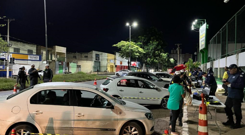Opera��o Lei Seca prende 14 motoristas embriagados em Cuiab�