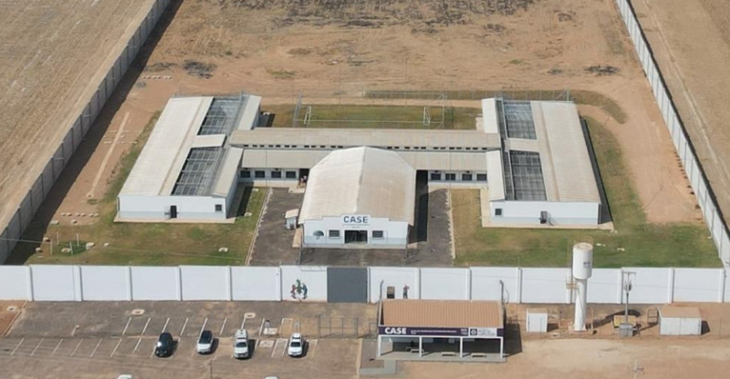 Mulher � flagrada por agentes tentando entregar droga a adolescente em unidade socioeducativa de Sinop