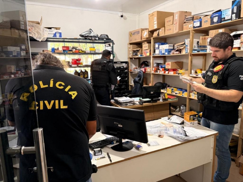 Pol�cia Civil cumpre mandados em investiga��o de com�rcio de pe�as de ve�culos sem chassi em Col�der