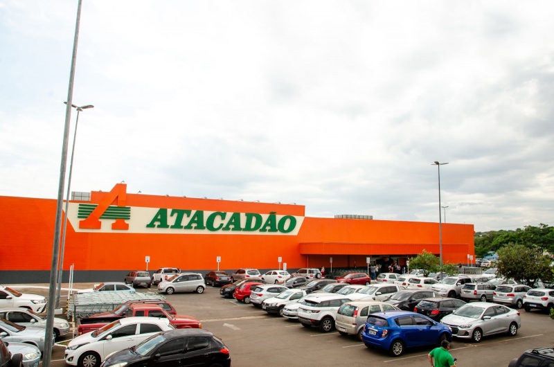 Funcion�rias do Atacad�o s�o presas pela PM por participa��o em furto de R$ 5 mil