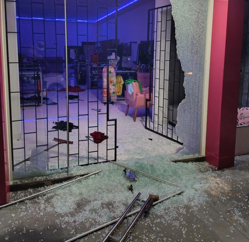 Pol�cia cumpre buscas contra associa��o criminosa envolvida em furtos de com�rcios em Jaciara