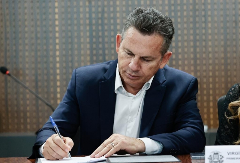 Governador Mauro Mendes assina decreto que repassa R$ 144 milh�es aos munic�pios de Mato Grosso