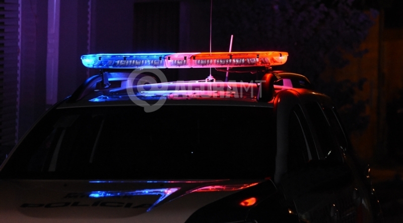 Por n�o aceitar separa��o, homem arrasta ex-mulher pelo p� e a agride com socos e chutes