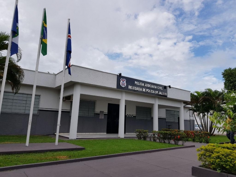 Pol�cia Civil prende homem por agress�o � companheira e amea�a a policiais