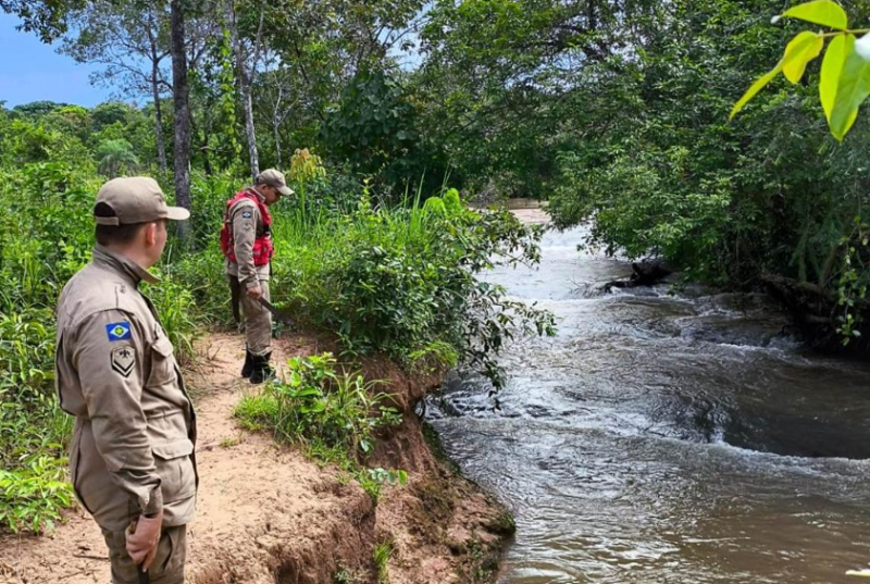 Bombeiros procuram crian�a ind�gena desaparecida h� tr�s dias em �rea de mata 