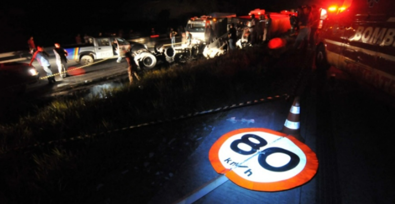 Seguran�as de garimpo morrem em colis�o entre S-10 e Classic na MT-060