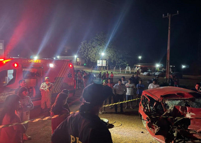 Colis�o entre carro e carreta deixa duas v�timas fatais na BR-158