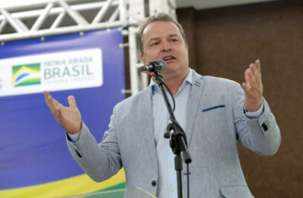 � tempo de mais transpar�ncia na comunica��o com a sociedade