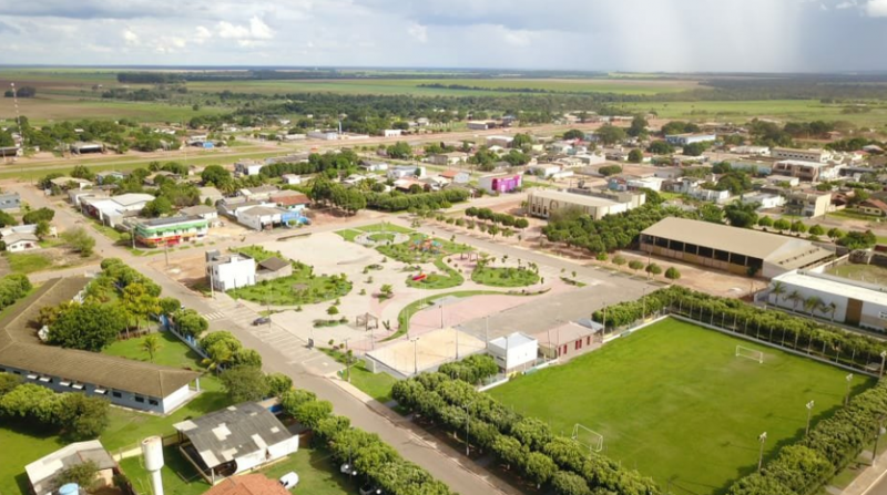 Max Russi comemora o anivers�rio de Itanhang� com trabalho e entregas para a popula��o