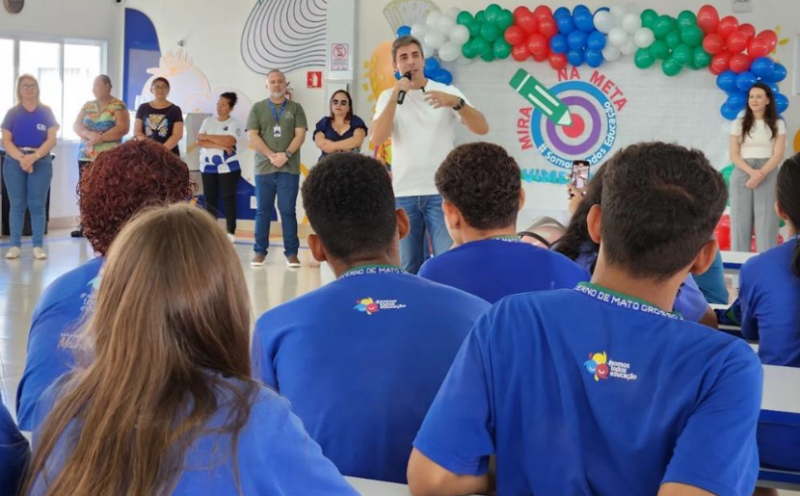 Seduc realiza 1 ao do projeto Mira na Meta em torno de 100 estudantes na Capital