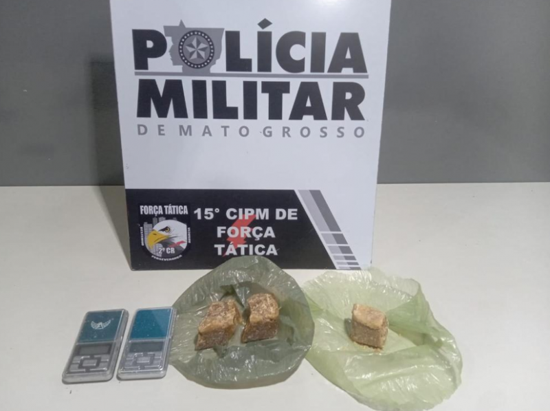 Policiais Militares prendem dois homens por tr�fico de drogas em V�rzea Grande