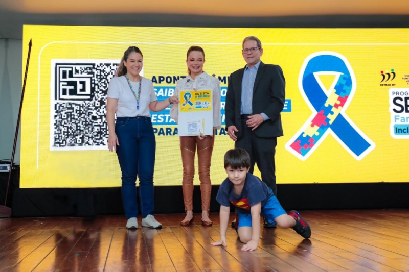 Primeira-dama de MT destaca compromisso do SER Famlia Inclusivo; 10 mil autistas j possuem Carteira de Identificao no Estado