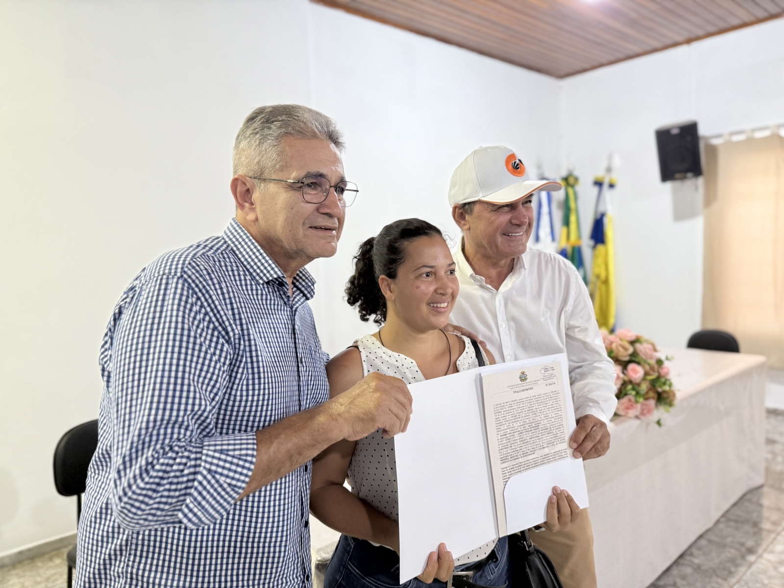 Moradores do municpio de Guiratinga receberam o documento do Governo de MT