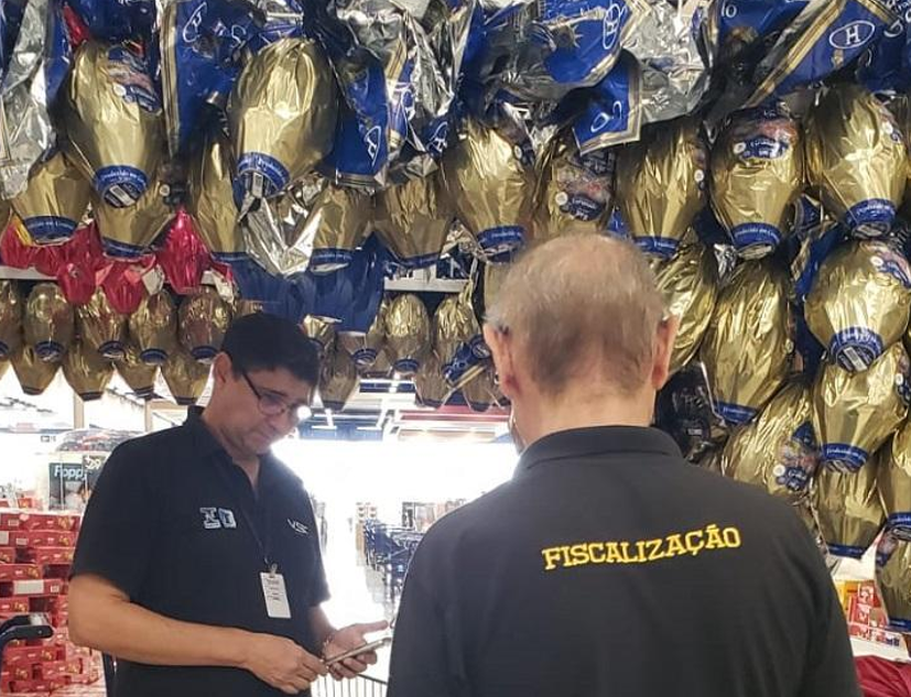 IPEM-MT fiscaliza produtos de Pscoa e pescados em Cuiab e Vrzea Grande