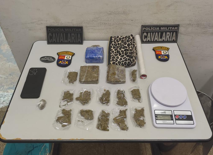 PM prende mulher e apreende adolescente por tr�fico de drogas em Sorriso