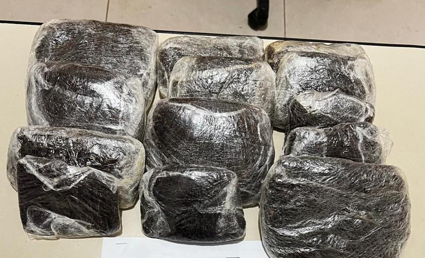 Sete mulheres s�o flagradas tentando entrar com produtos proibidos na Penitenci�ria Central do Estado