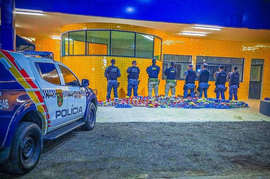 A��o integrada da PM e PRF apreende 244 tabletes de drogas e causa preju�zo de R$ 6 milh�es �s fac��es