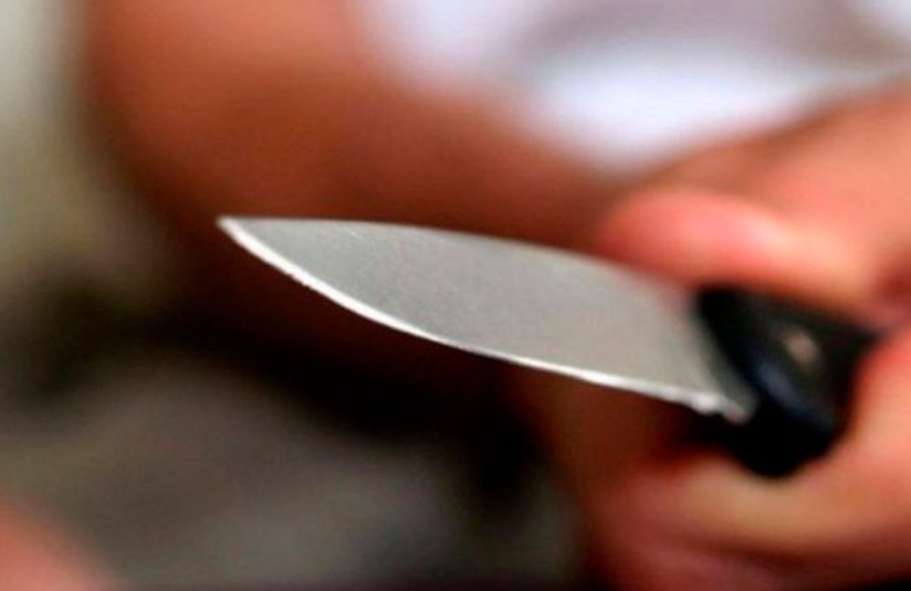 Homem � esfaqueado ap�s briga em bar em Sapezal