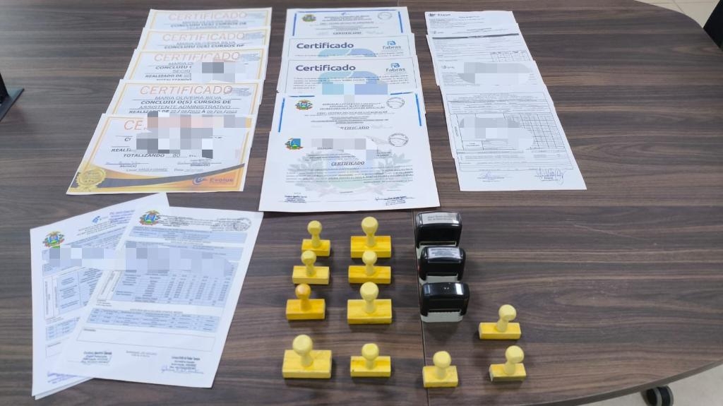 Pol�cia Civil realiza opera��o contra venda de diplomas falsos em Rondon�polis