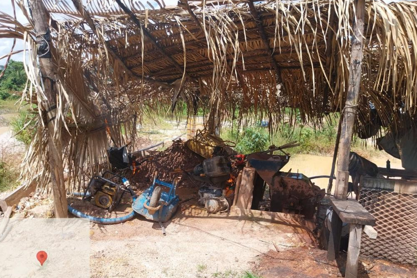 Batalh�o Ambiental apreende m�quinas utilizadas na extra��o de madeira e garimpo ilegal