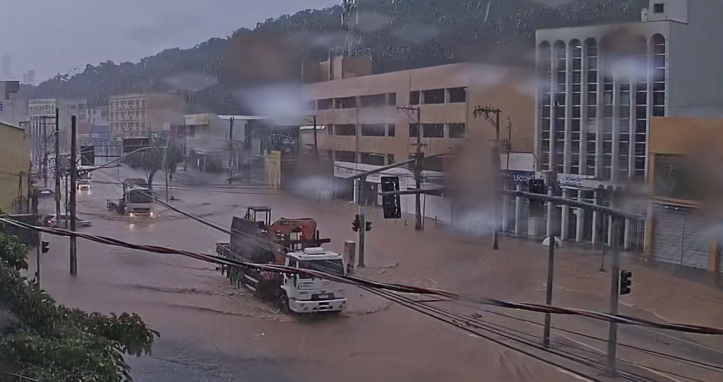 Ciosp recebeu 114 chamadas por conta de temporais em Cuiab� e V�rzea Grande