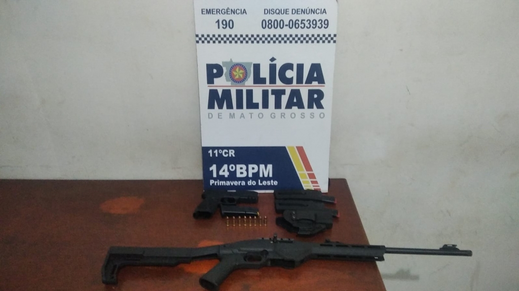 PM prende suspeito de homic�dio e apreende armas de fogo em Primavera do Leste