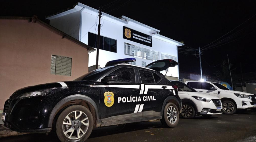 Pol�cia Civil cumpre mandados contra faccionados envolvidos com tr�fico de drogas em Araguainha