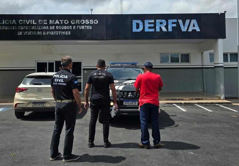 Pol�cia Civil prende advogado e suposto cliente que tentavam tirar Jeep Renegade de delegacia com documento falso